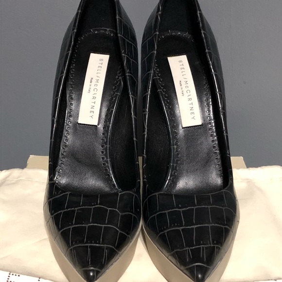 Stella McCartney black crock platform pumps. - Picture 2 of 6